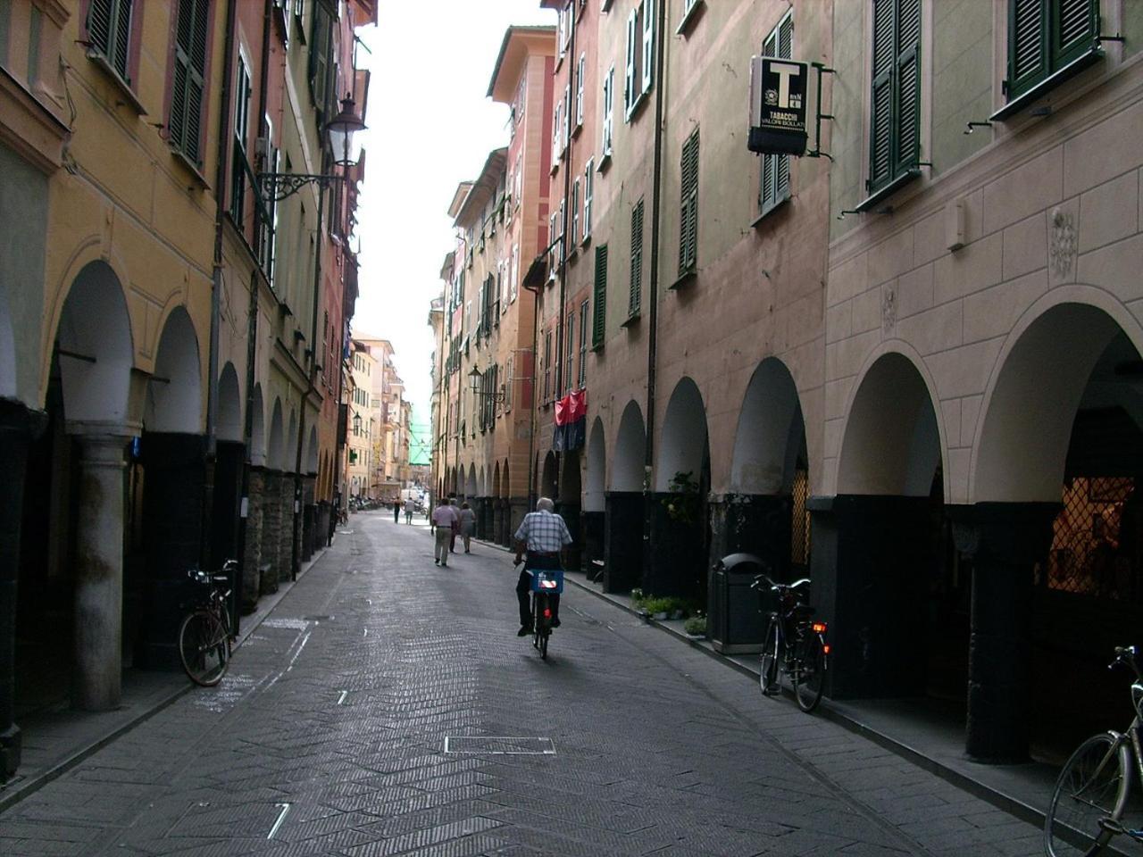 Vista Sul Carruggio, Centro Storico Di Chiavari Exterior foto